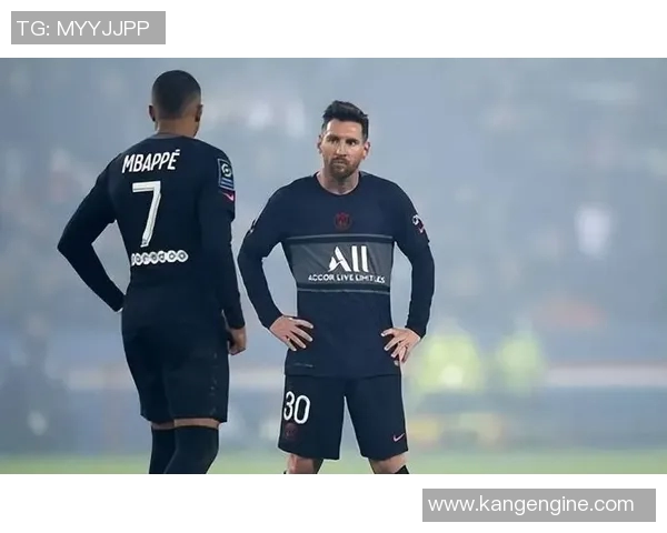 大器晚成的足球明星们如何在逆境中崛起成就辉煌人生